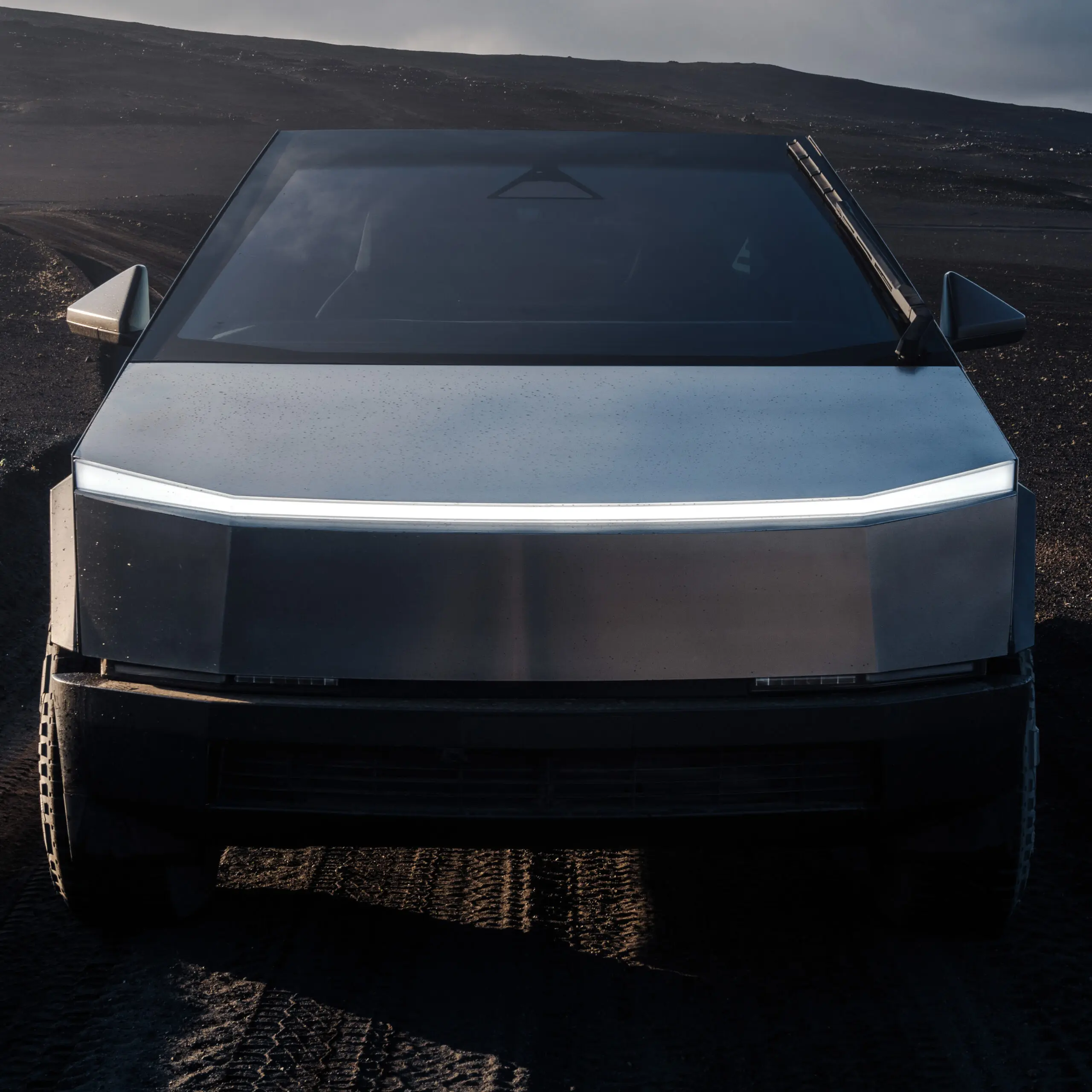tesla cybertruck front scaled