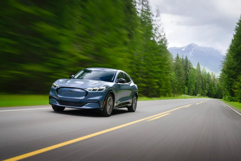Ford Patents Power-Limiting Rental Mode for Future EVs