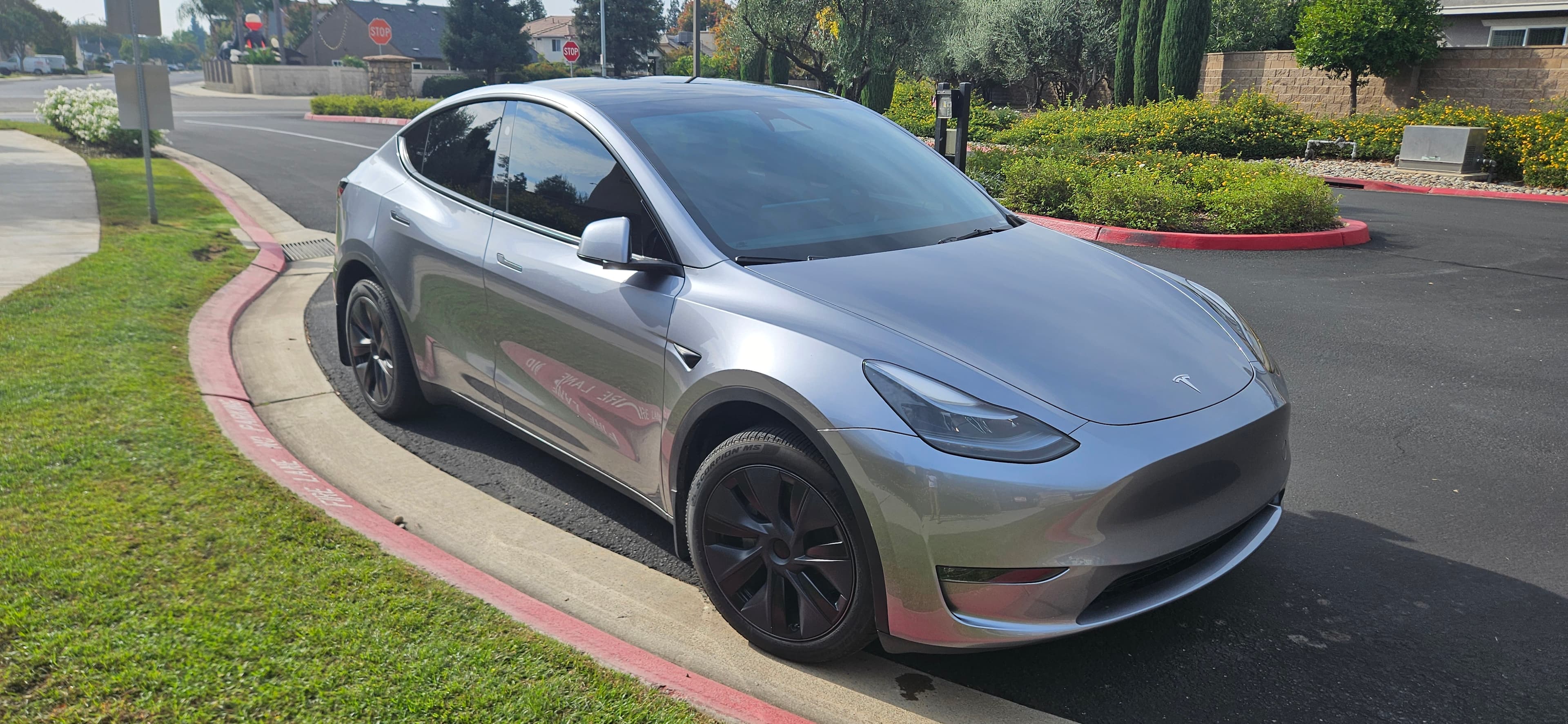 Tesla Model Y Dual Motor Long Range 5 Seater